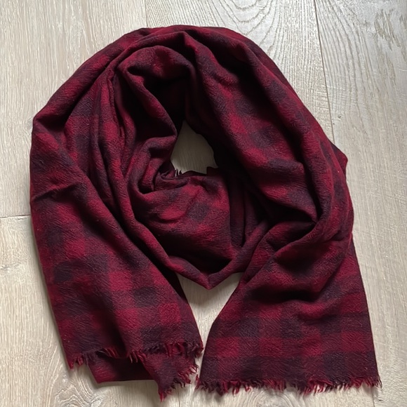 Isabel Marant Burgundy 100% Cashmere Checkered Scarf. - Picture 2 of 7